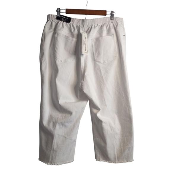 Alfred Dunner Women's White Embroidered Stretch Capri Jeans Pants Sz 16W NWT - Picture 2 of 9